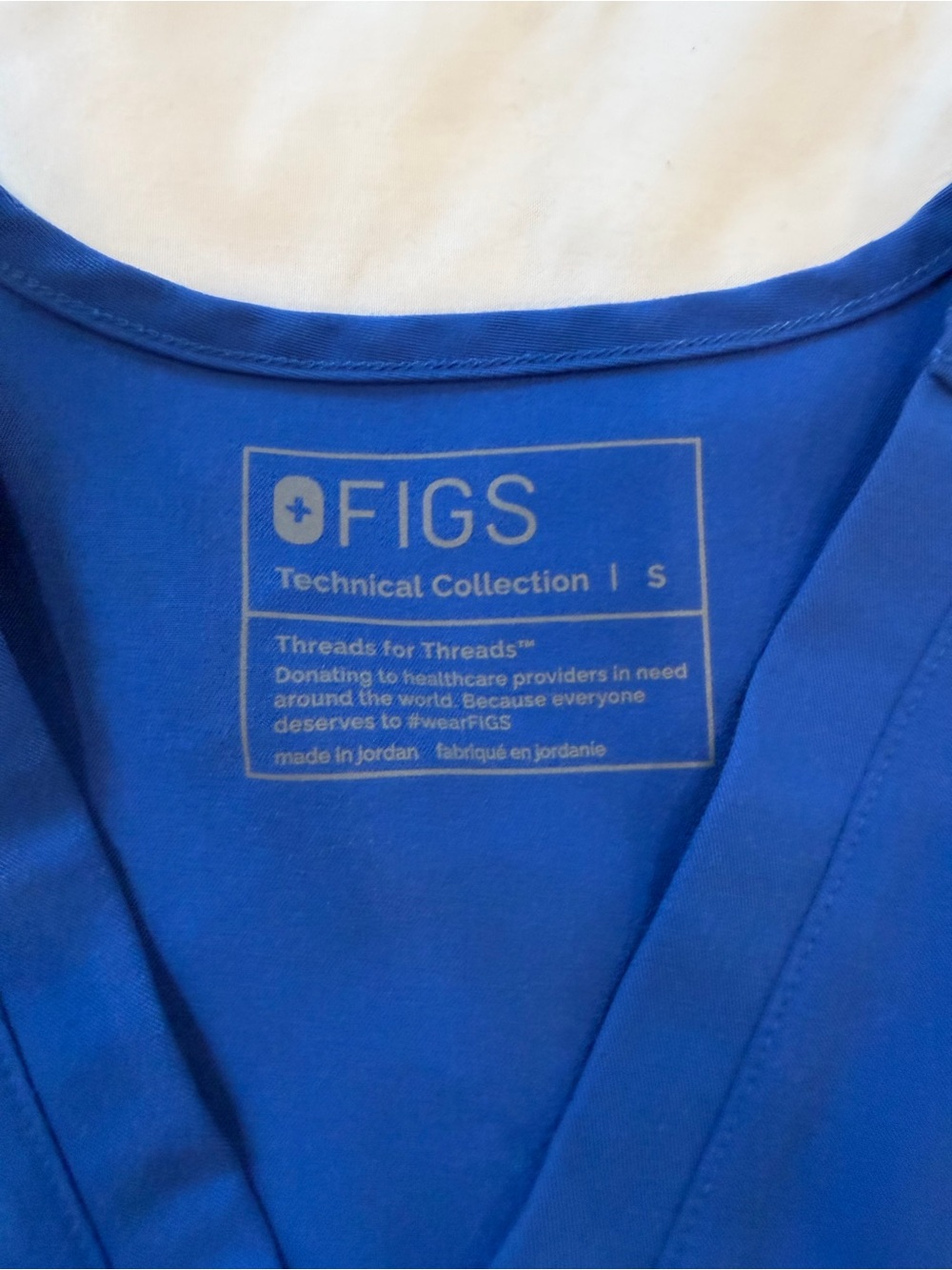 FIGS Winning Blue Caterina Top - Picture 4 of 4